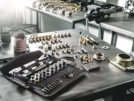 Zyklop Metal 8100 SB HF 1 - набір з тріскачкою, перемикання реверсу, привід 3/8&Prime;, з фіксуючою функцією, метричний WERA 05003785001 05003785001 фото
